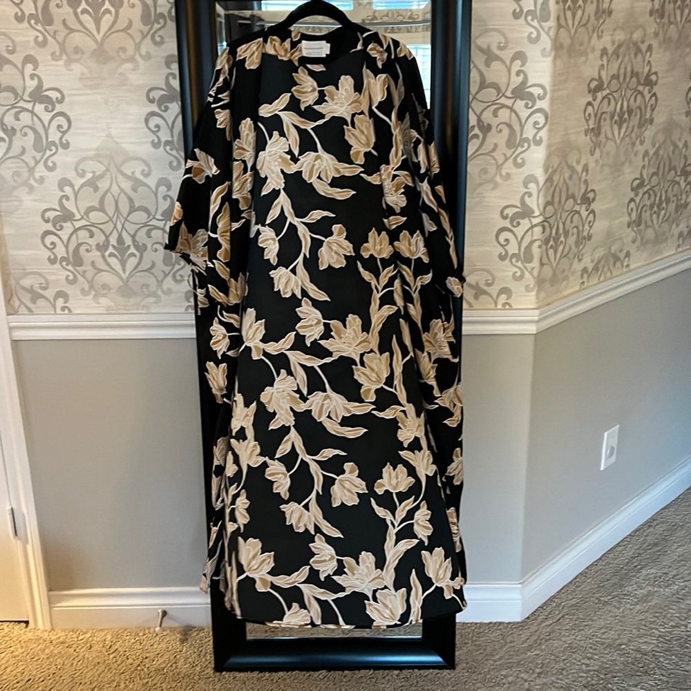 Kimono black and gold floral print